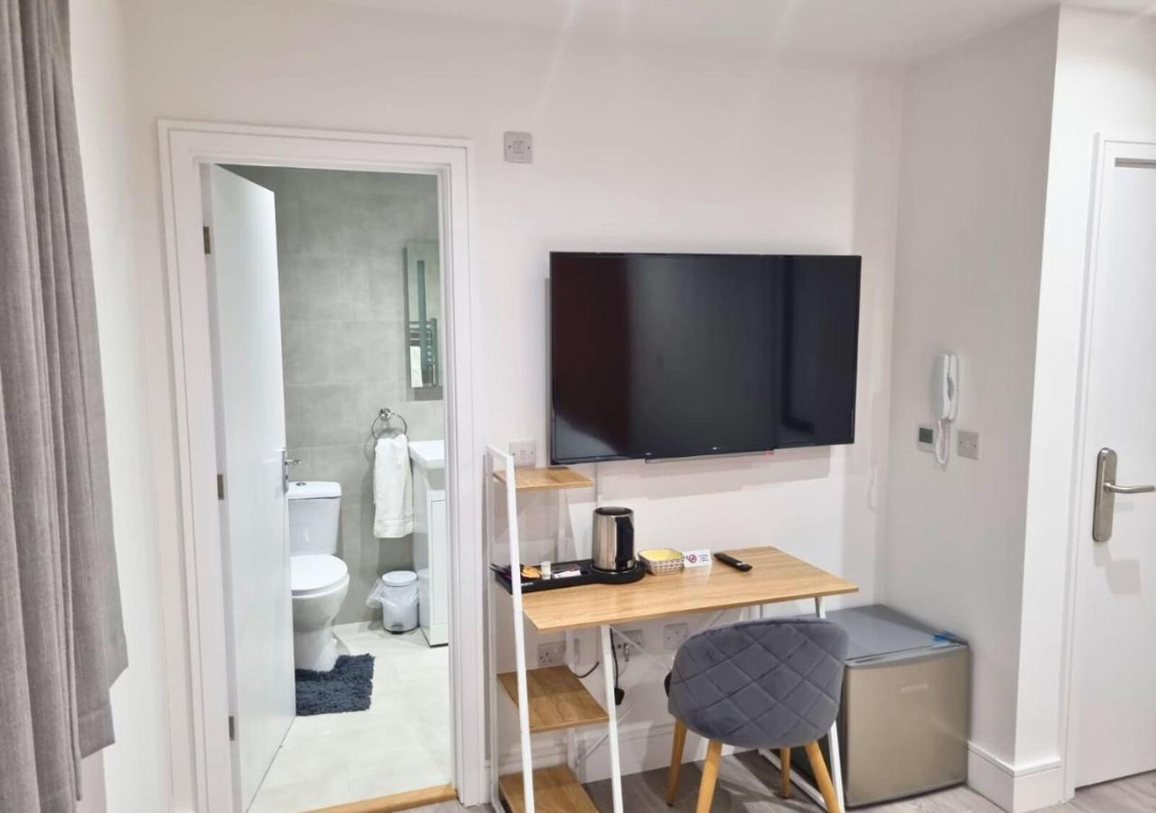 The Coppice Apartment Watford  Exterior photo
